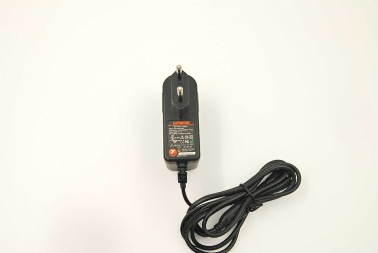 GERBING-LÄMPÖKÄSINEIDEN AKKUJEN LATURIT